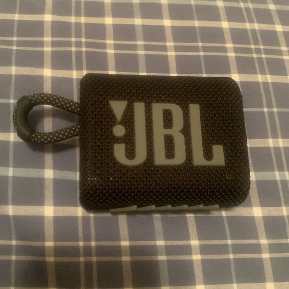 JBL Mini Portable Speaker - Picture 1 of 3